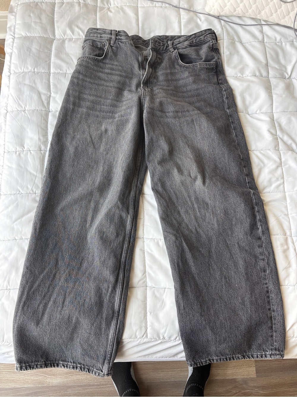 Zara Men’s Gray Baggy Denim Jeans